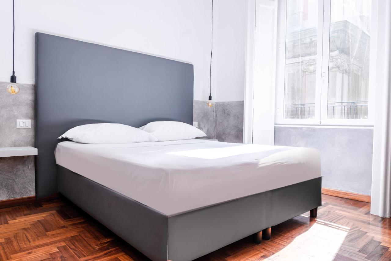 โตเลโดสต็อป Hotel เนเปิลส์ ภายนอก รูปภาพ A double bed