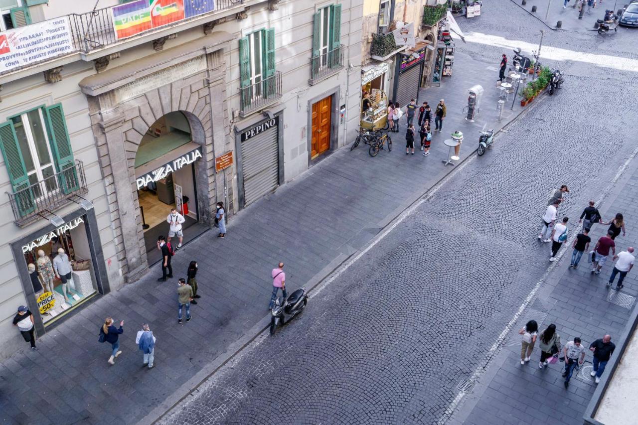โตเลโดสต็อป Hotel เนเปิลส์ ภายนอก รูปภาพ Via Roma
