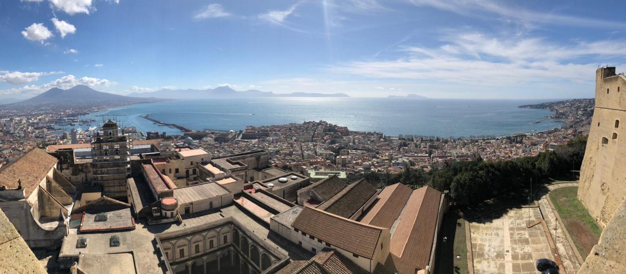 โตเลโดสต็อป Hotel เนเปิลส์ ภายนอก รูปภาพ View of the city of Taormina