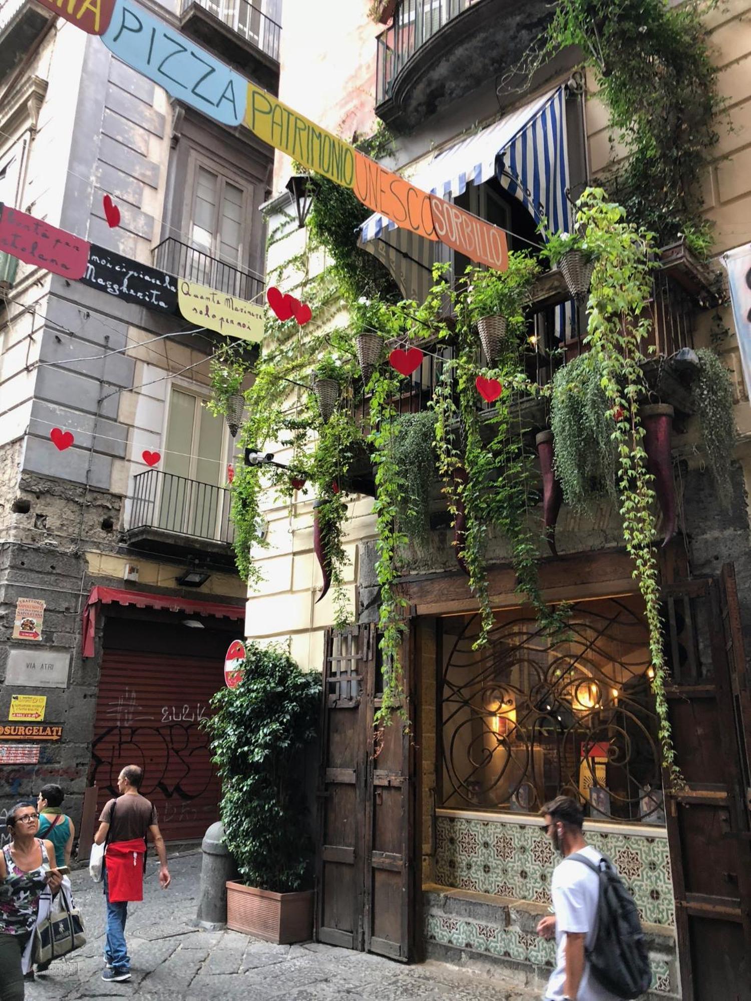 โตเลโดสต็อป Hotel เนเปิลส์ ภายนอก รูปภาพ A restaurant in Barcelona