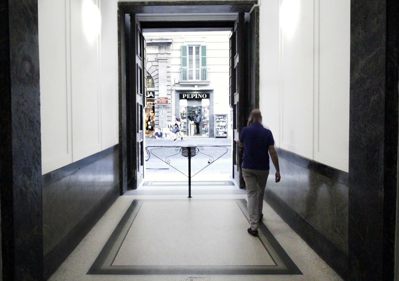 โตเลโดสต็อป Hotel เนเปิลส์ ภายนอก รูปภาพ The entrance to the gallery